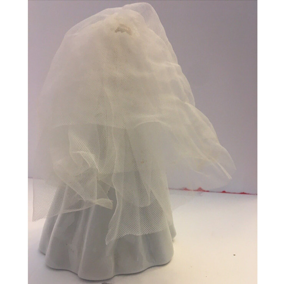 Vintage Porcelain Bride 8 1/2”Figurine Wedding Dress Veil Ross Imports Cake Top - Picture 9 of 10
